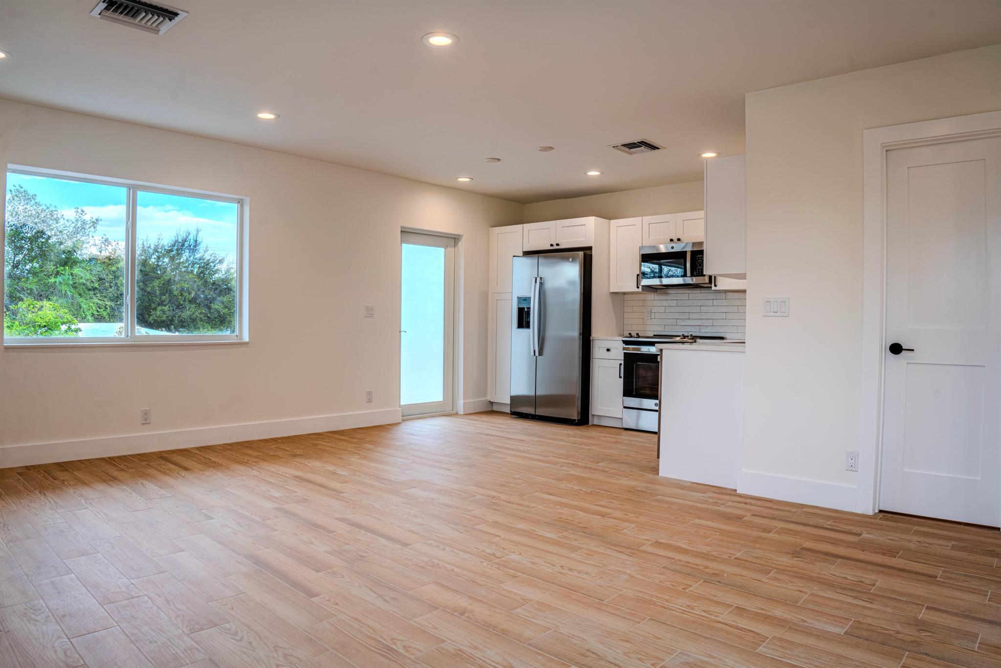 238 SE 1st Avenue 6