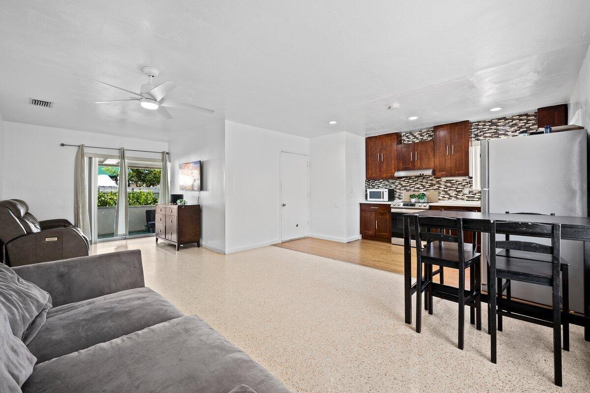 313 SW 7th Street