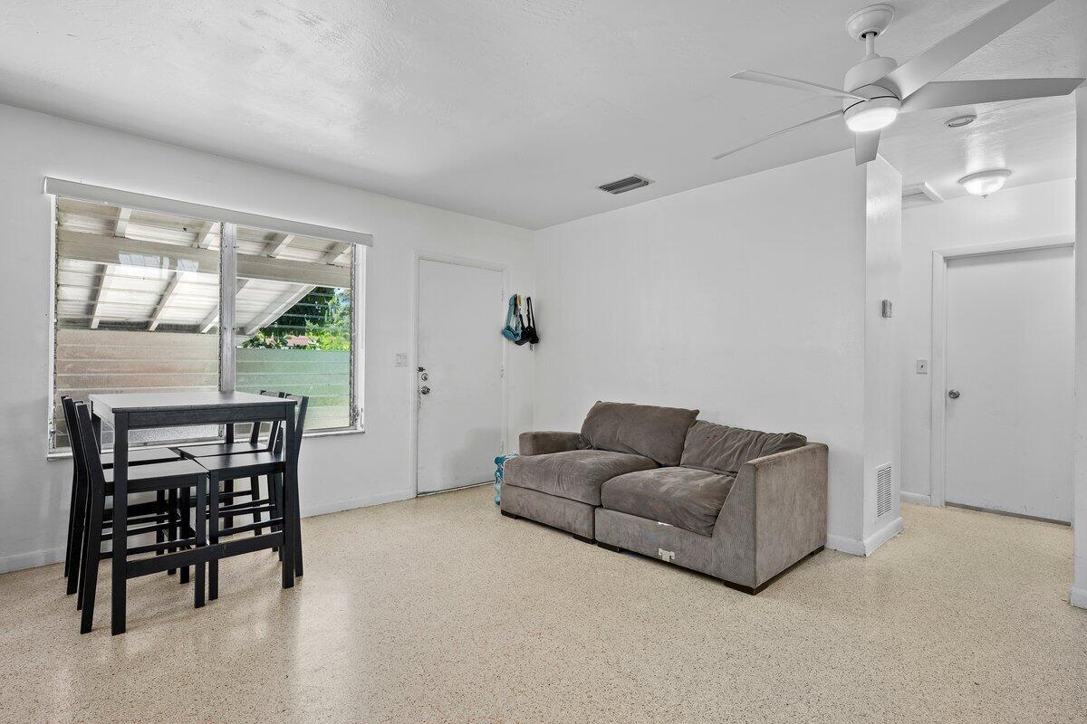 313 SW 7th Street