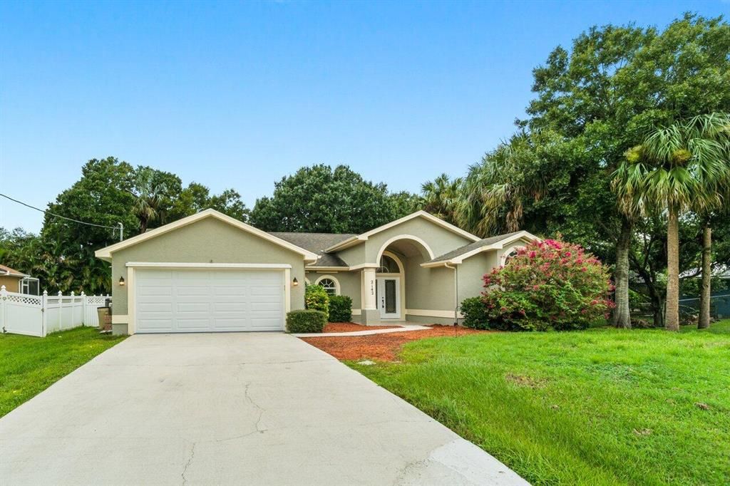Photo of 2142 SW Hyacinth Street, Port Saint Lucie, FL 34953 (MLS # R10743738)