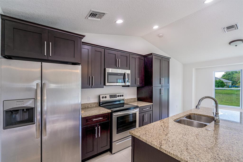 PORT ST LUCIE SECTION 15 - Residential