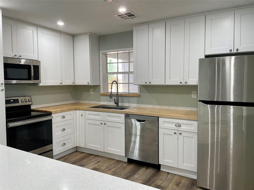 Photo of 437 Cypress Ln, Palm Springs, FL 33461 (MLS # F10391699)