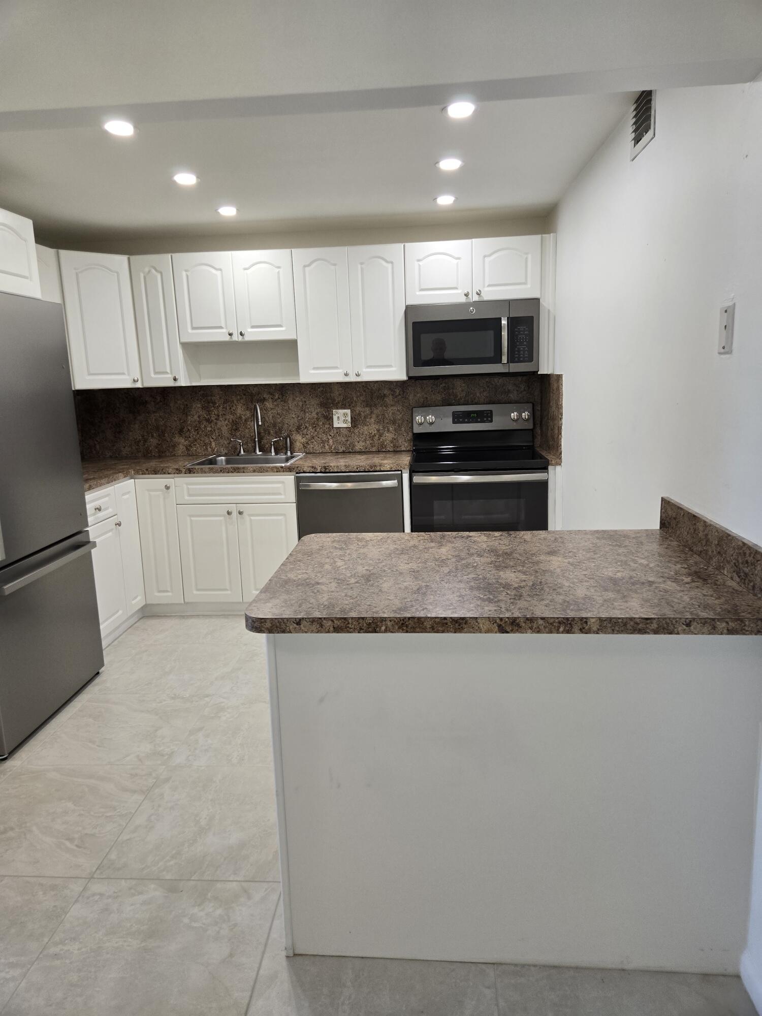 WELLINGTON CONDOS - Residential