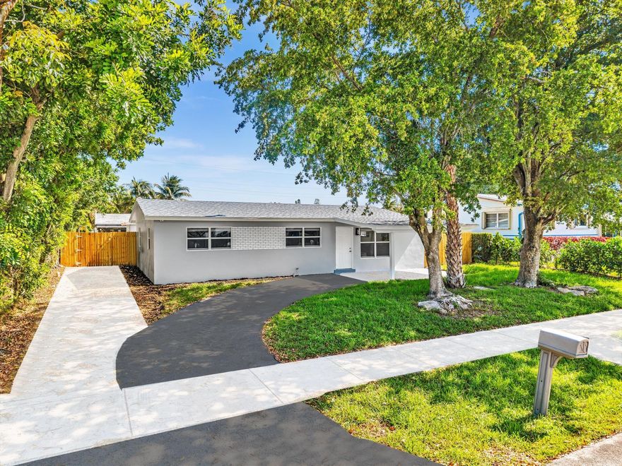 Welcome home!
This beautifully renovated residence feels brand new, featuring 3 bedrooms, 2 bathrooms, a new roof, impact windows, elegant porcelain tile floors, and fully updated bathrooms.
Enjoy high-end finishes, a modern kitchen with all new appliances, beautiful interior lighting, and a bonus room with A/C – ideal for an office, gym, or guest suite.
Step outside to a large private backyard, perfect for entertaining, relaxing, or creating your own outdoor oasis.

Located in a prime area near parks, schools, and main roads, this home is fresh, new, and move-in ready – like living in a brand-new house!