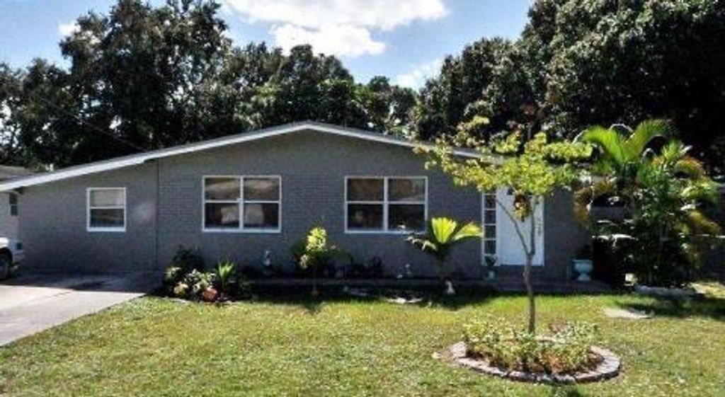 Photo of 711 Emil Dr, Fort Pierce, FL 34982 (MLS # F10401429)