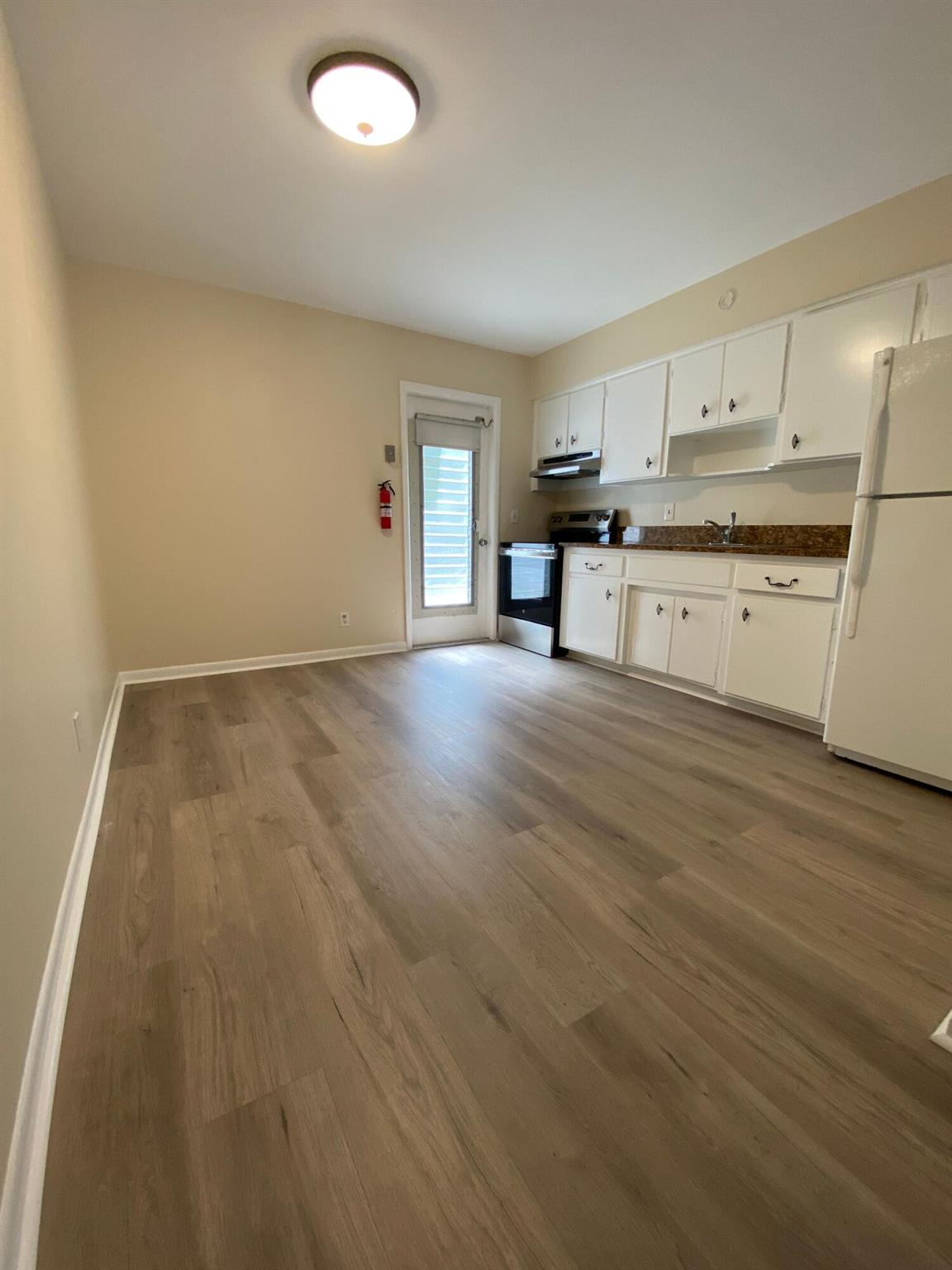 Save big with our limited-time offer! Only 1st Month's Rent and Security Deposit Required to Move InThis charming 2-bedroom apartment is perfect for those seeking a comfortable and convenient home in North Palm Beach. With its great location and amenities, it's the ideal place to settle in and enjoy everything the area has to offer. Plenty of storage space throughout the apartment. Close proximity to beaches, shopping, dining, & entertainment Ready for immediate move-in. Don't wait-- schedule your tour today and make this cozy apartment your new home!Instead of a large upfront deposit, pay a low monthly fee to move in quickly and affordably using our Security Deposit Alternative.This simple and fast process could save you the hassle & upfront cost of a traditional cash deposit