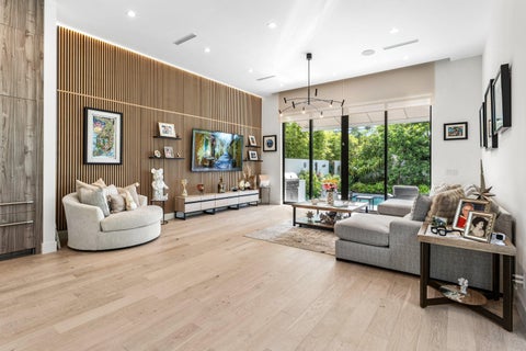Tiny photo for 917 NE 8th Avenue, Delray Beach, FL 33483 (MLS # B26031773)