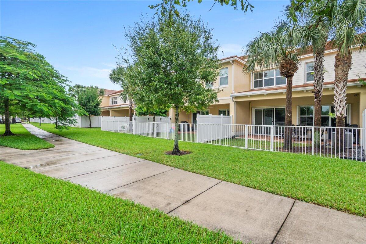 PARK CENTRAL AT CYPRESS KEY - Residential