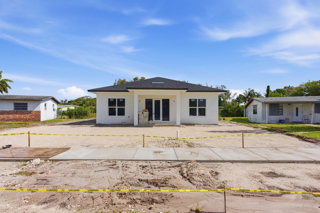 Photo of 1705 NW 15th Street, Fort Lauderdale, FL 33311 (MLS # B26029554)