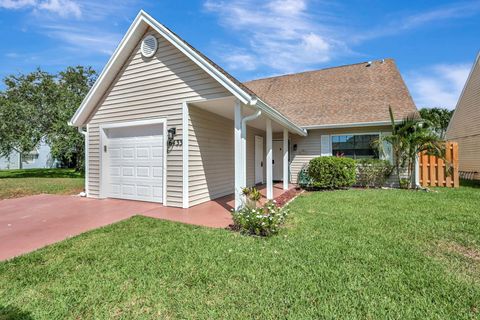 Single Family Residence in Lake Worth FL 6433 Lantana Pines Dr Dr.jpg