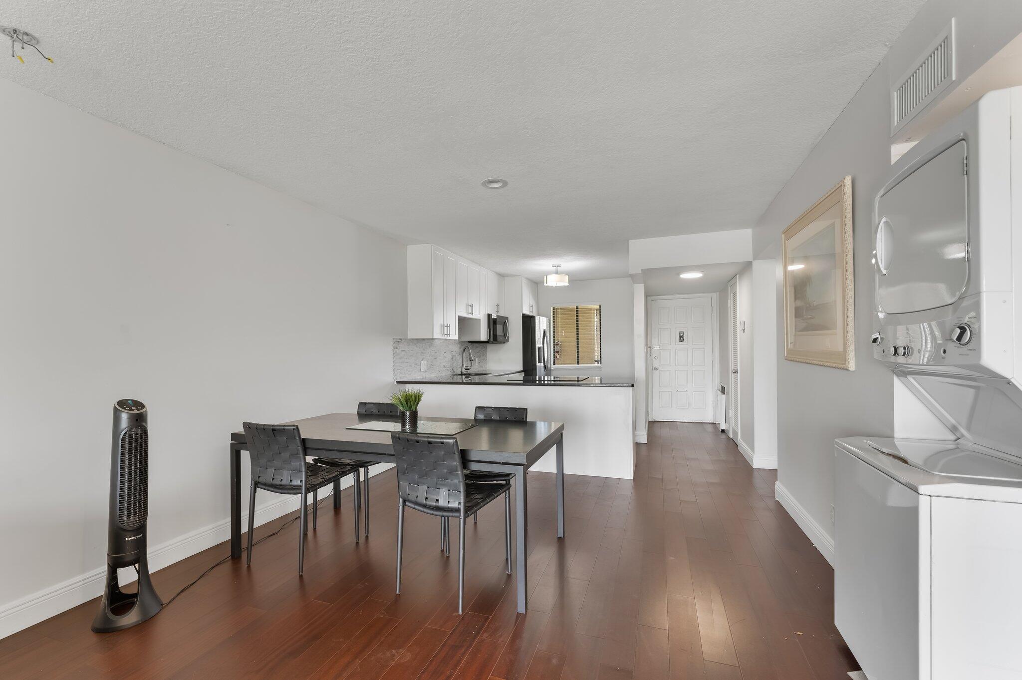 FOUNTAINS OF PALM BEACH - Residential