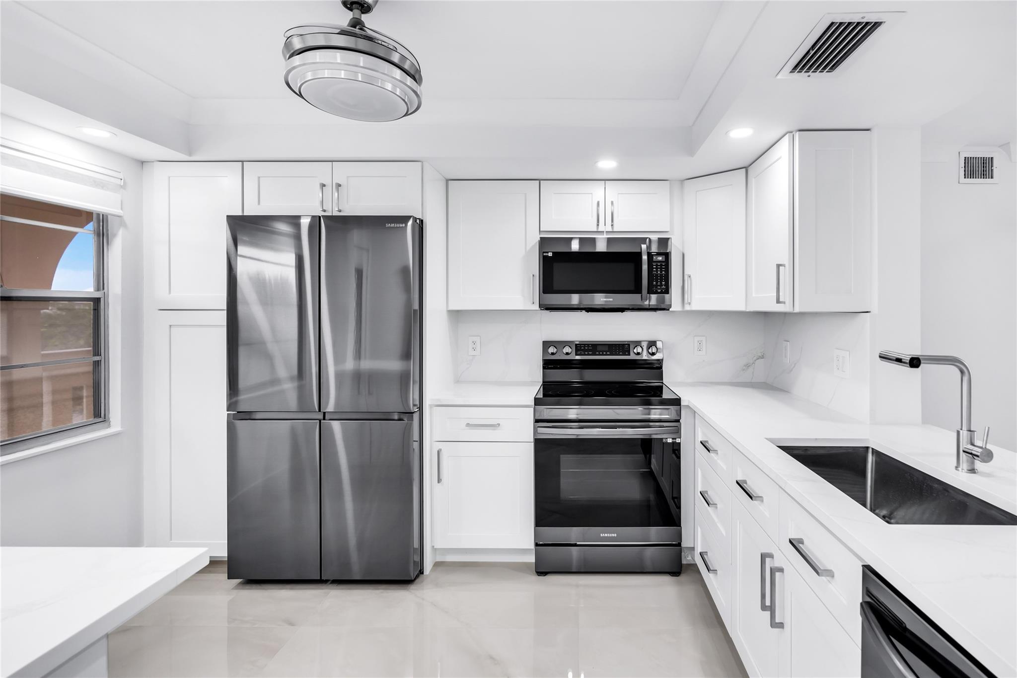 3204 Portofino Pt B4