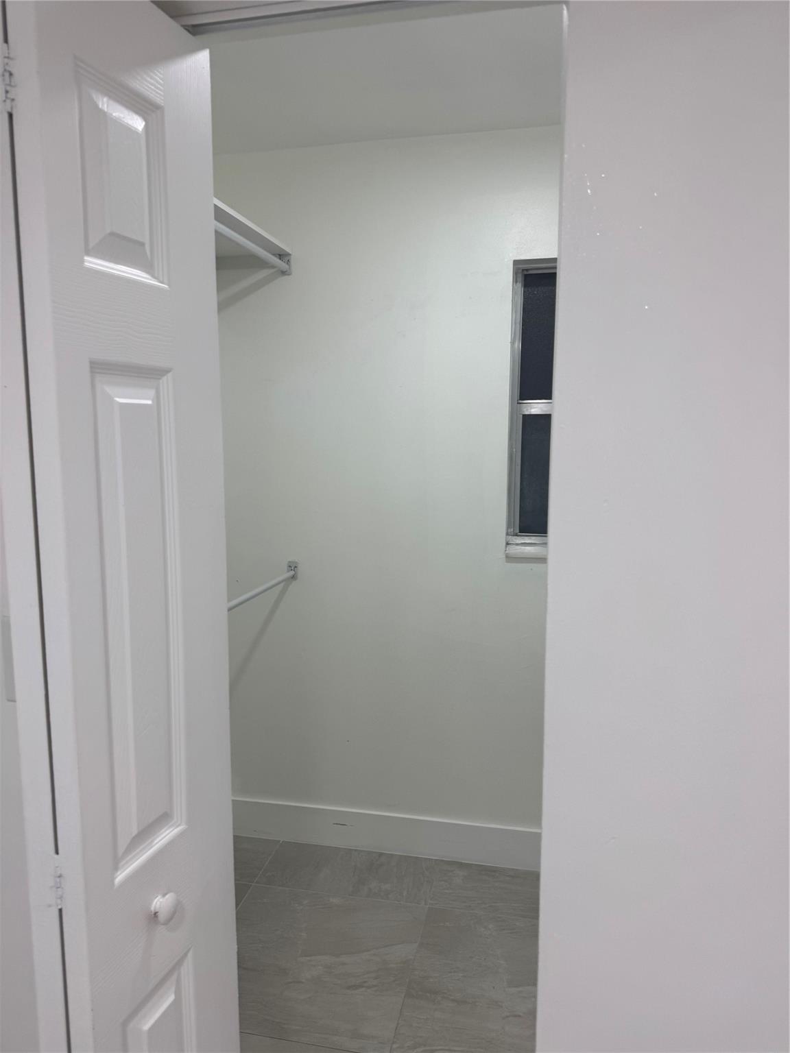 Lakewood On The Green Con - Residential Lease