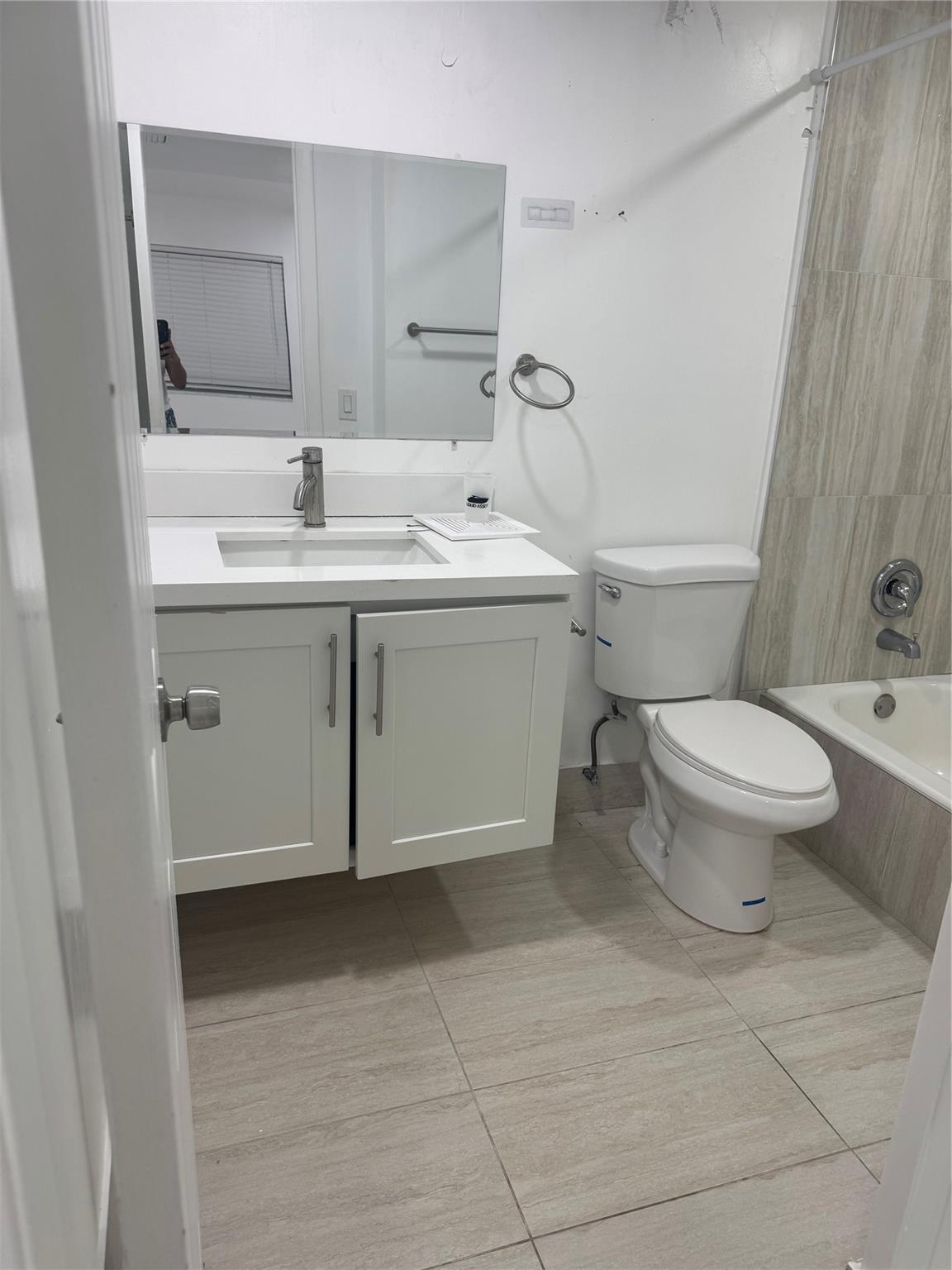 Lakewood On The Green Con - Residential Lease