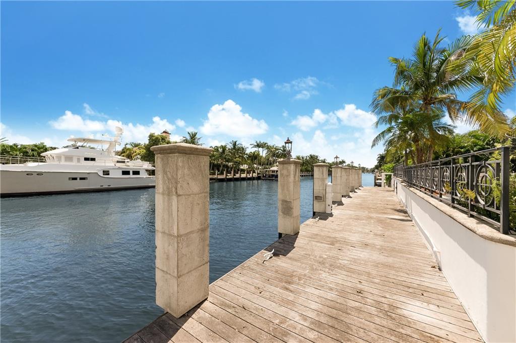 Del Lago Isle 42-2 B - Residential