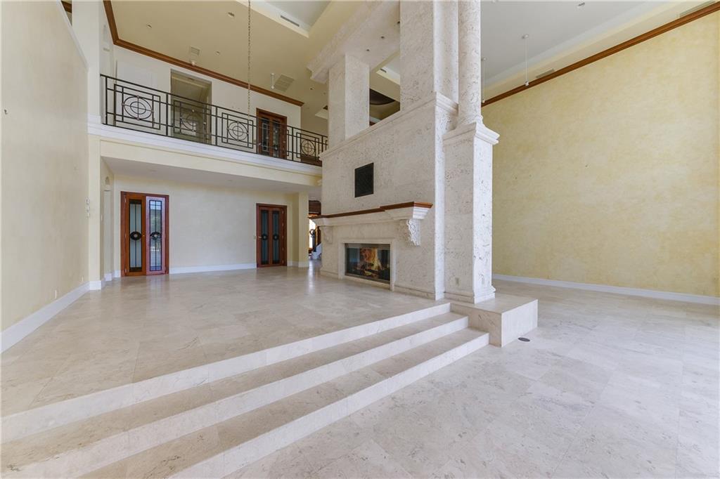 Del Lago Isle 42-2 B - Residential