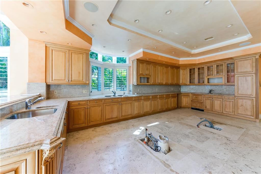 Del Lago Isle 42-2 B - Residential