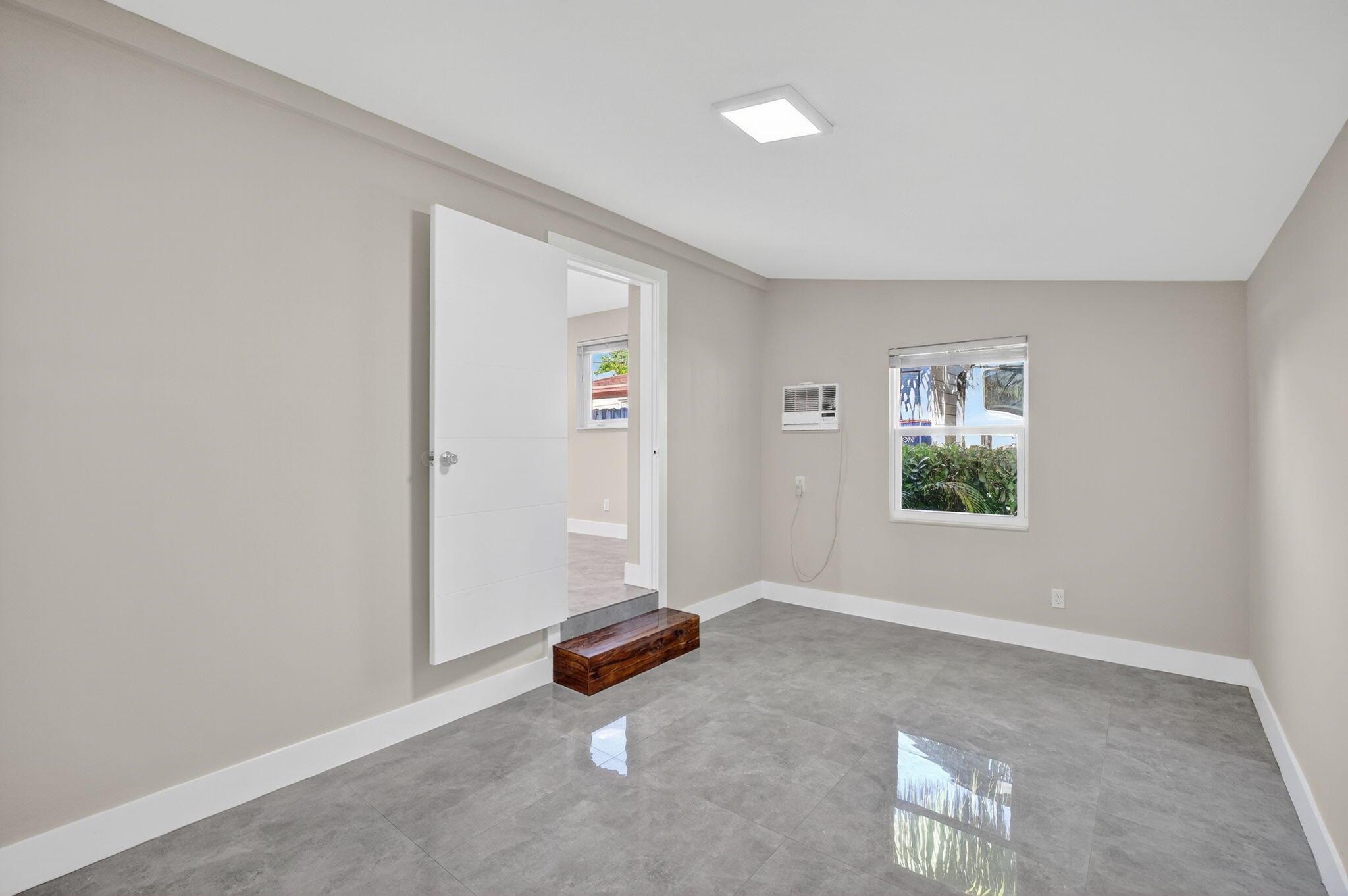 COLLIER ESTATES FIFTH ADD - Residential