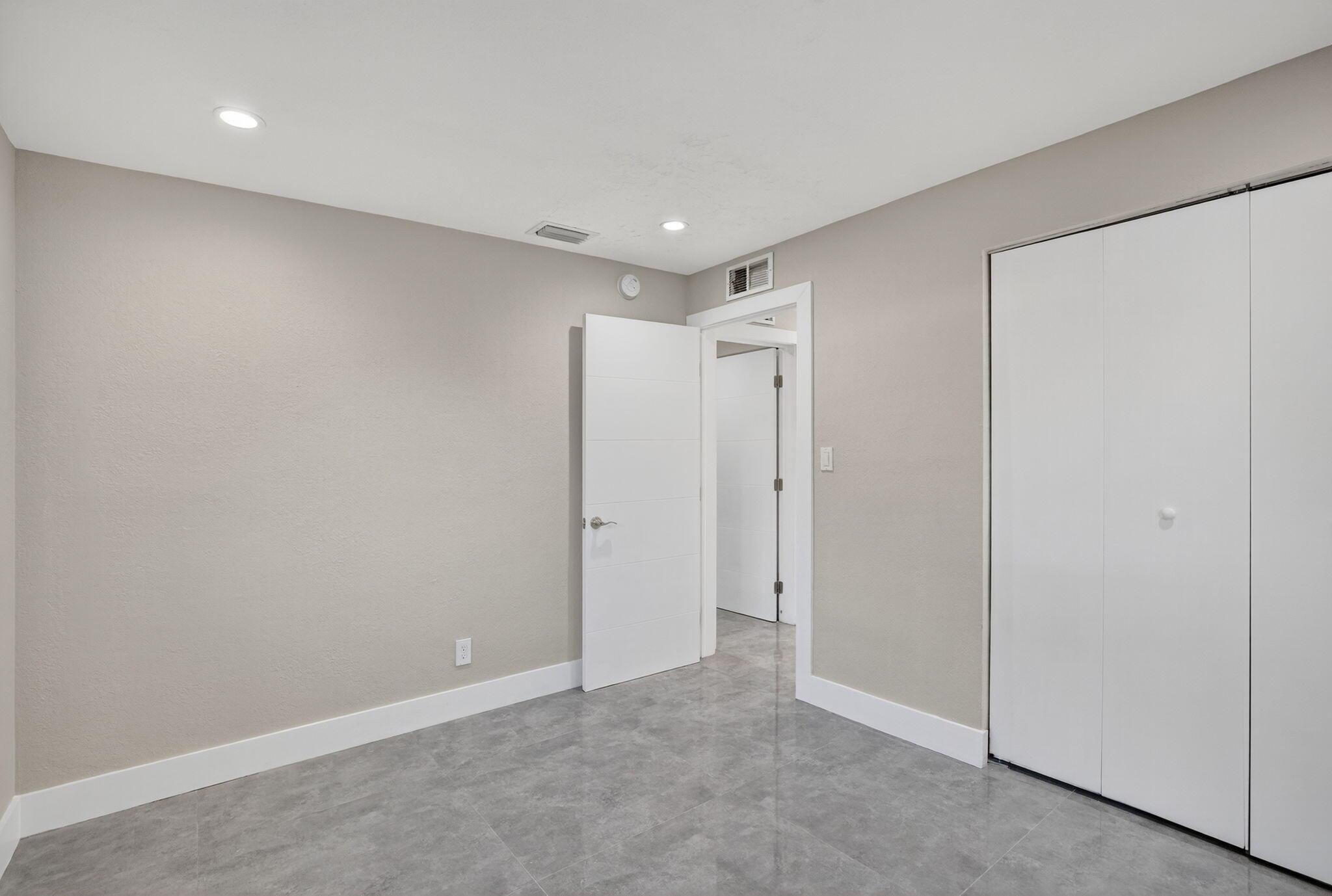 COLLIER ESTATES FIFTH ADD - Residential