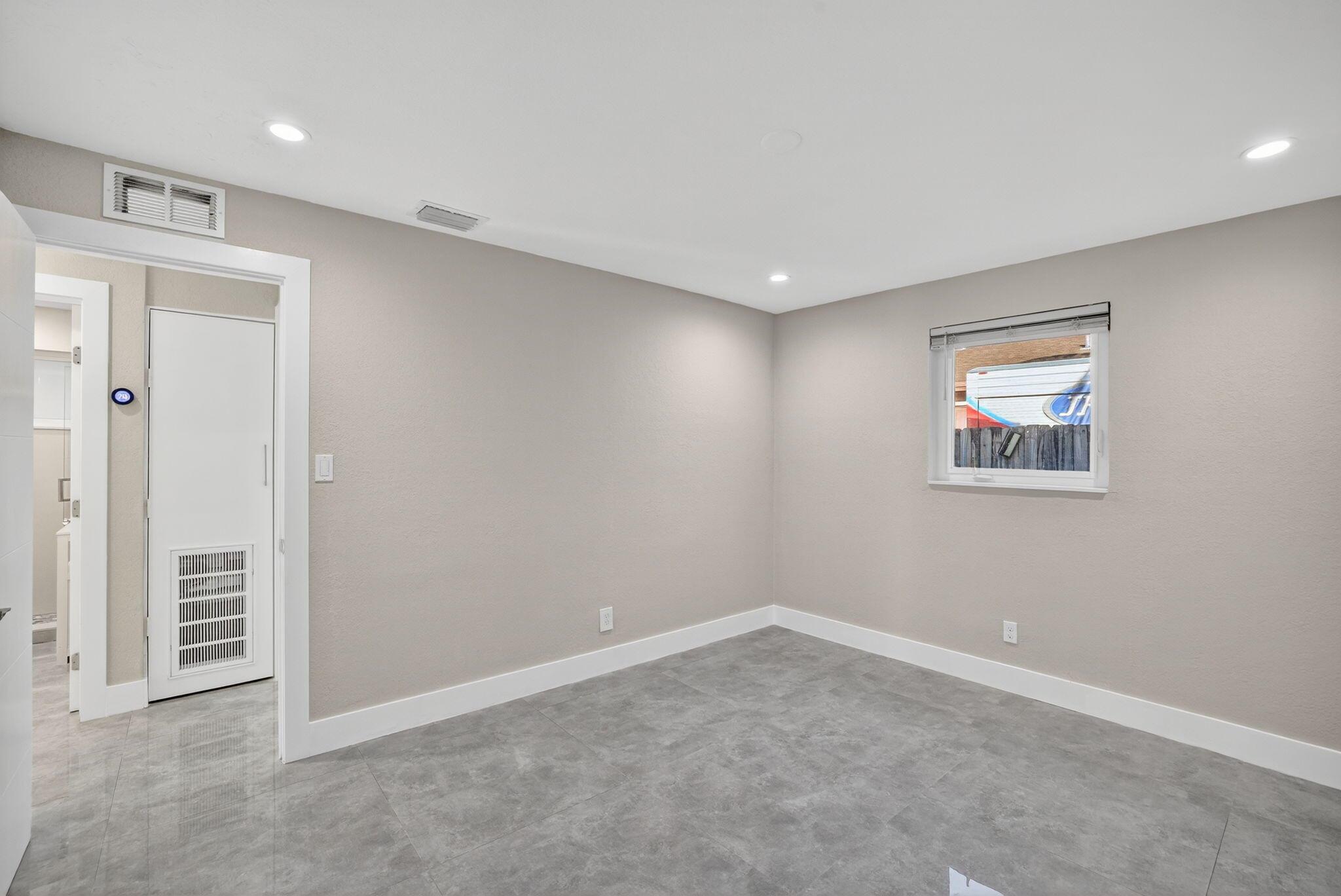 COLLIER ESTATES FIFTH ADD - Residential