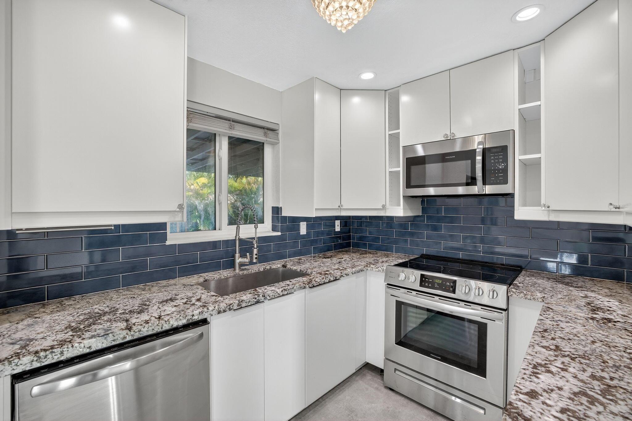 COLLIER ESTATES FIFTH ADD - Residential