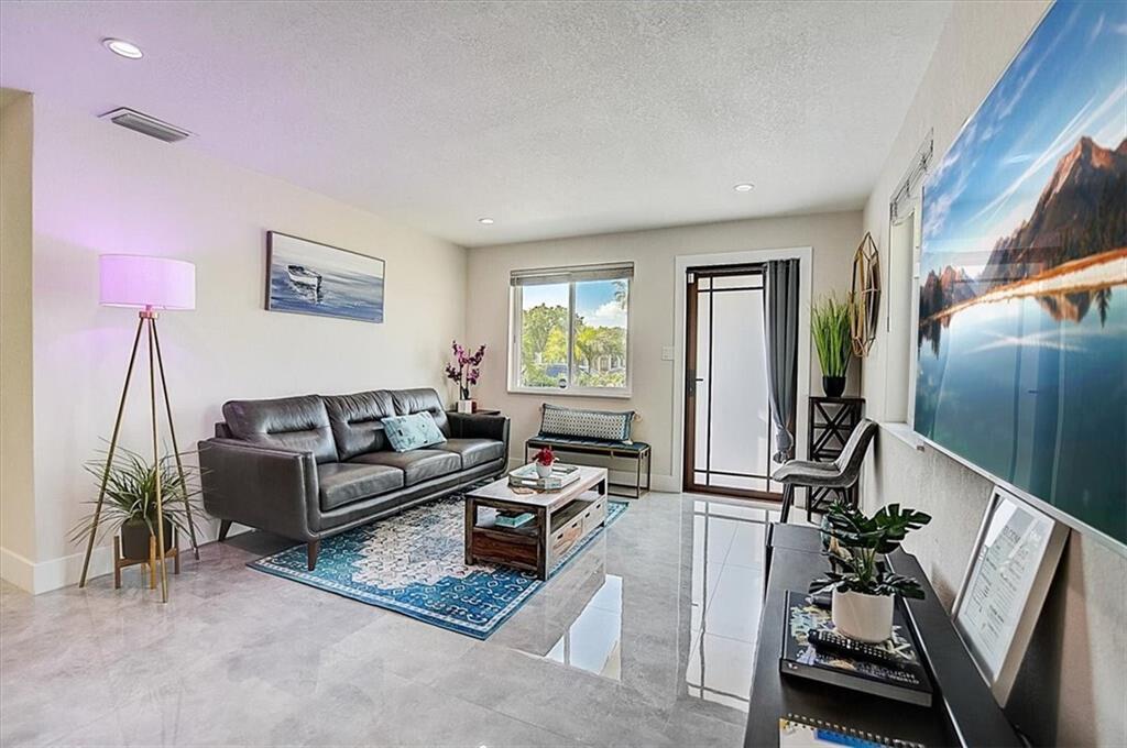 COLLIER ESTATES FIFTH ADD - Residential