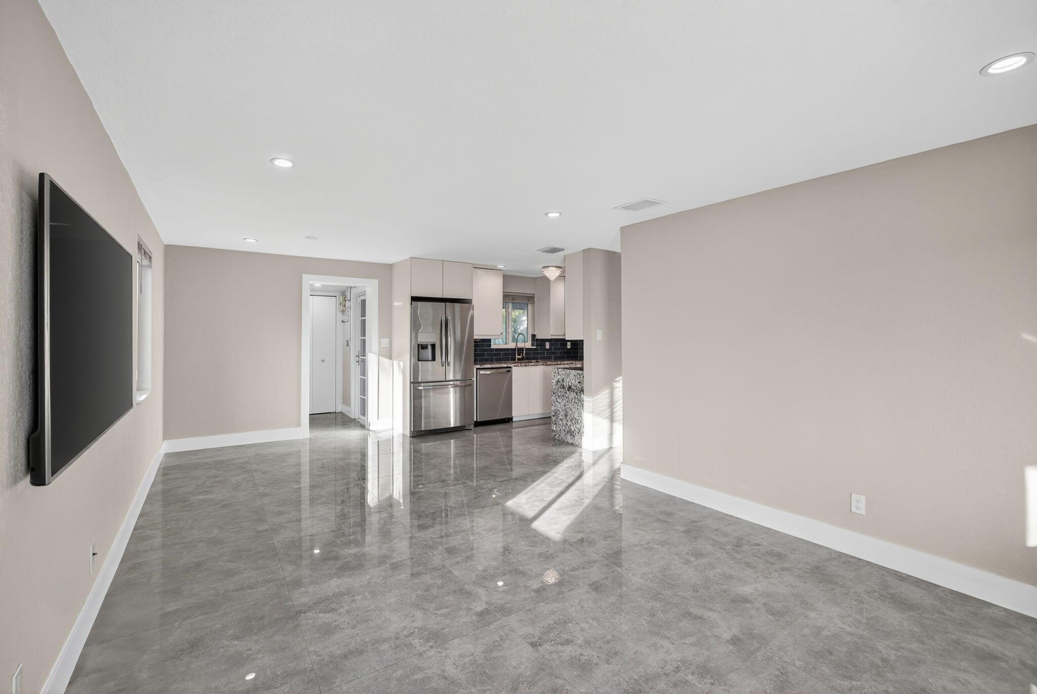 COLLIER ESTATES FIFTH ADD - Residential