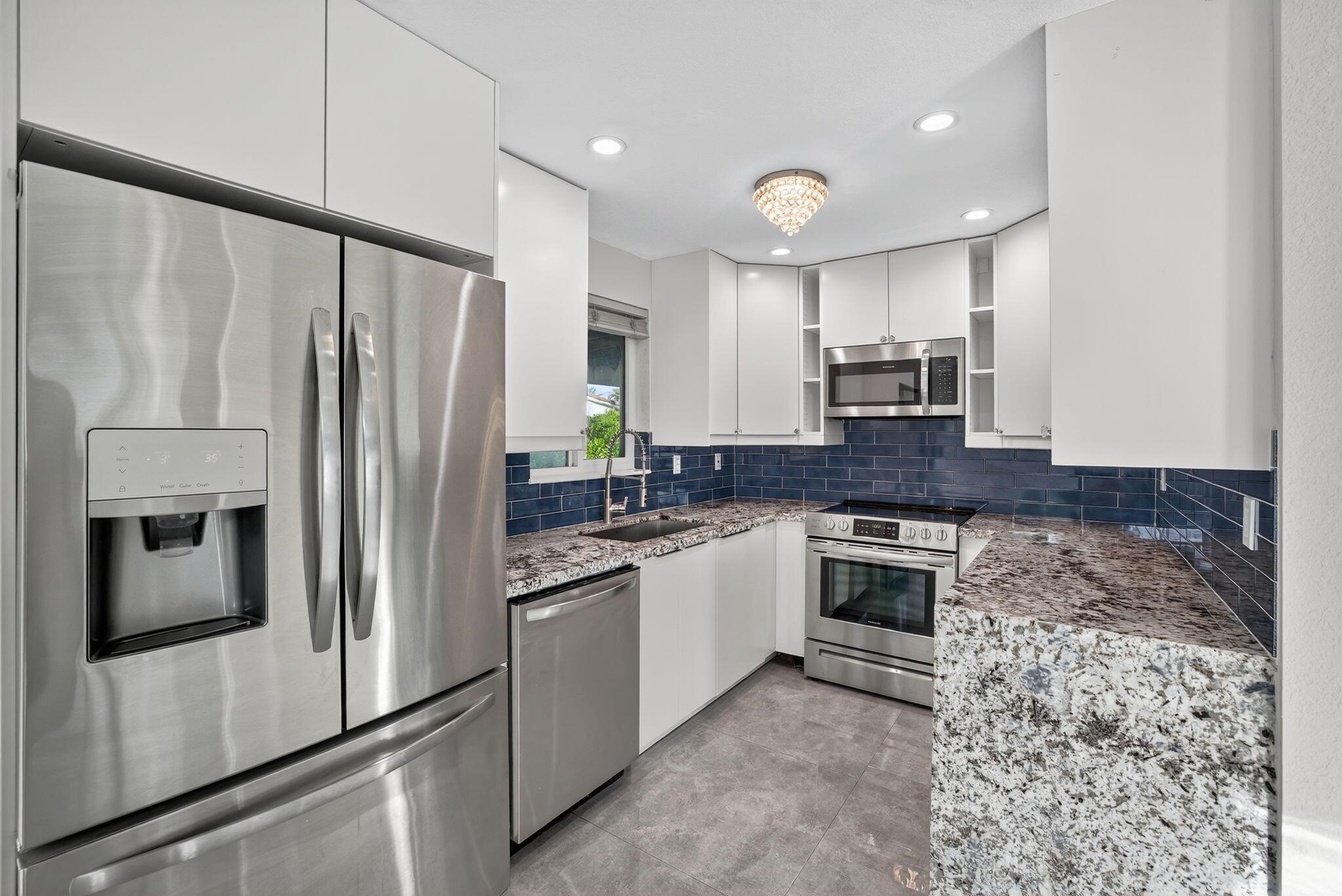 COLLIER ESTATES FIFTH ADD - Residential