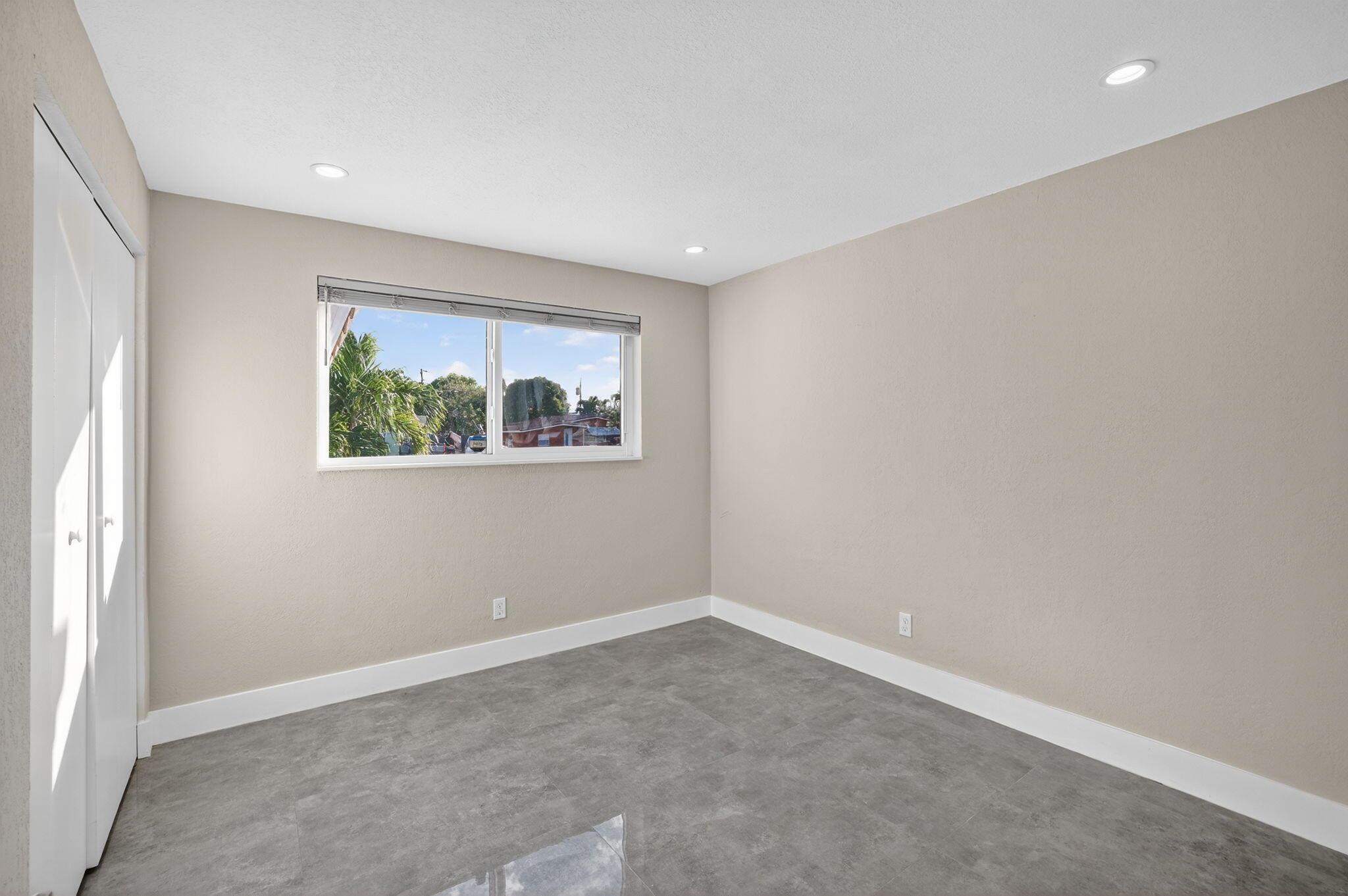 COLLIER ESTATES FIFTH ADD - Residential