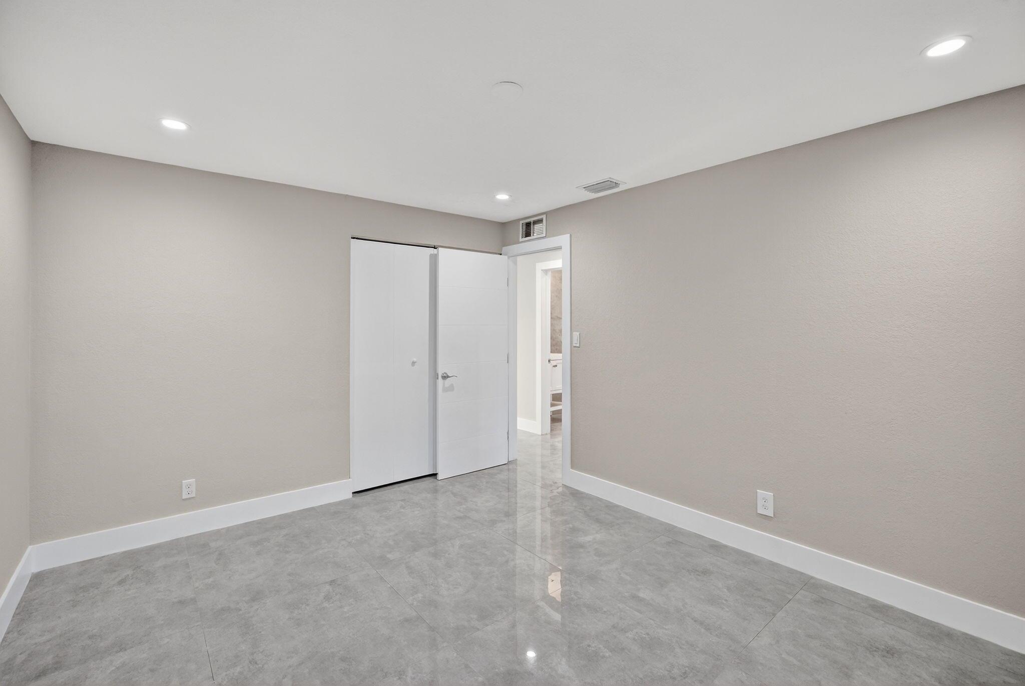 COLLIER ESTATES FIFTH ADD - Residential