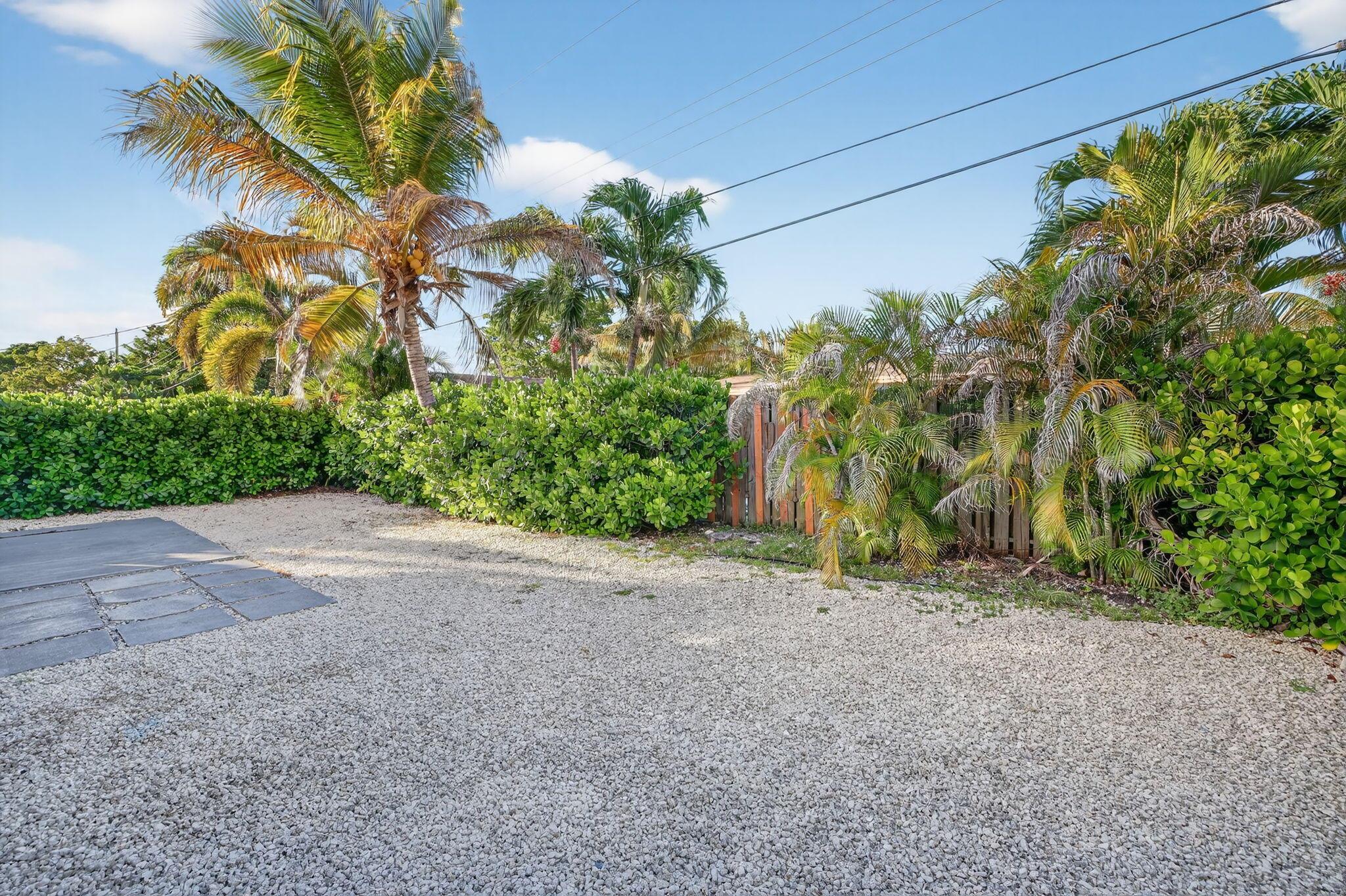 COLLIER ESTATES FIFTH ADD - Residential