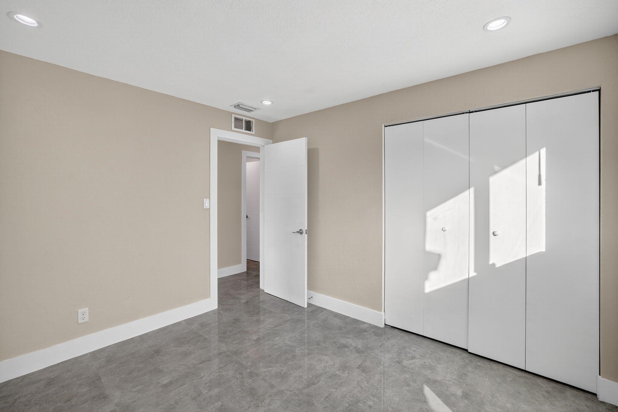 COLLIER ESTATES FIFTH ADD - Residential