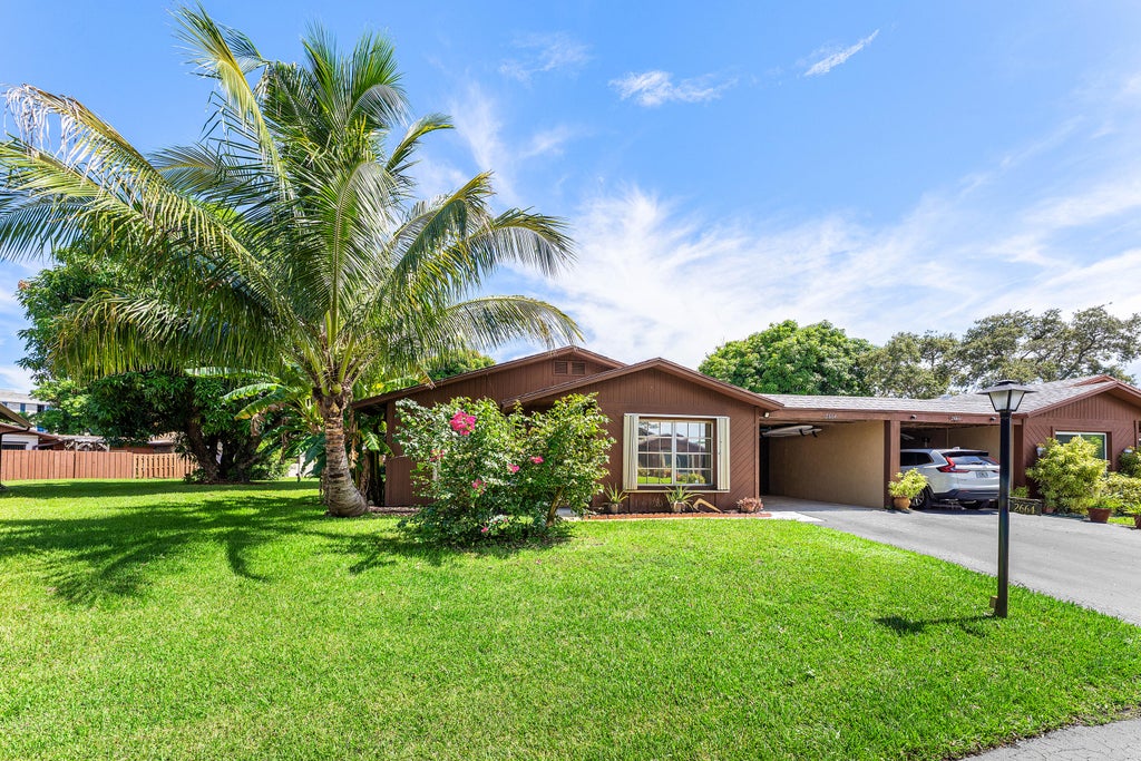 Photo of 2664 SE 27th Lane #58a, Boynton Beach, FL 33435 (MLS # B26072657)