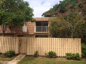 WATERSIDE LUXURY TOWNHOME - Residential