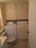 WATERSIDE LUXURY TOWNHOME - Residential