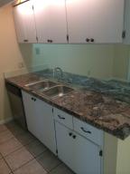 WATERSIDE LUXURY TOWNHOME - Residential