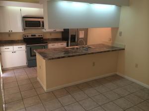 WATERSIDE LUXURY TOWNHOME - Residential