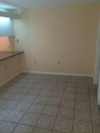 WATERSIDE LUXURY TOWNHOME - Residential