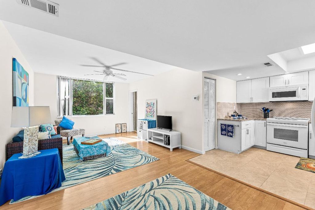 Photo of 1810 New Palm Way #216, Boynton Beach, FL 33435 (MLS # R11141108)