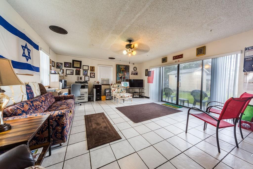 Broadview Country Club Es - Residential