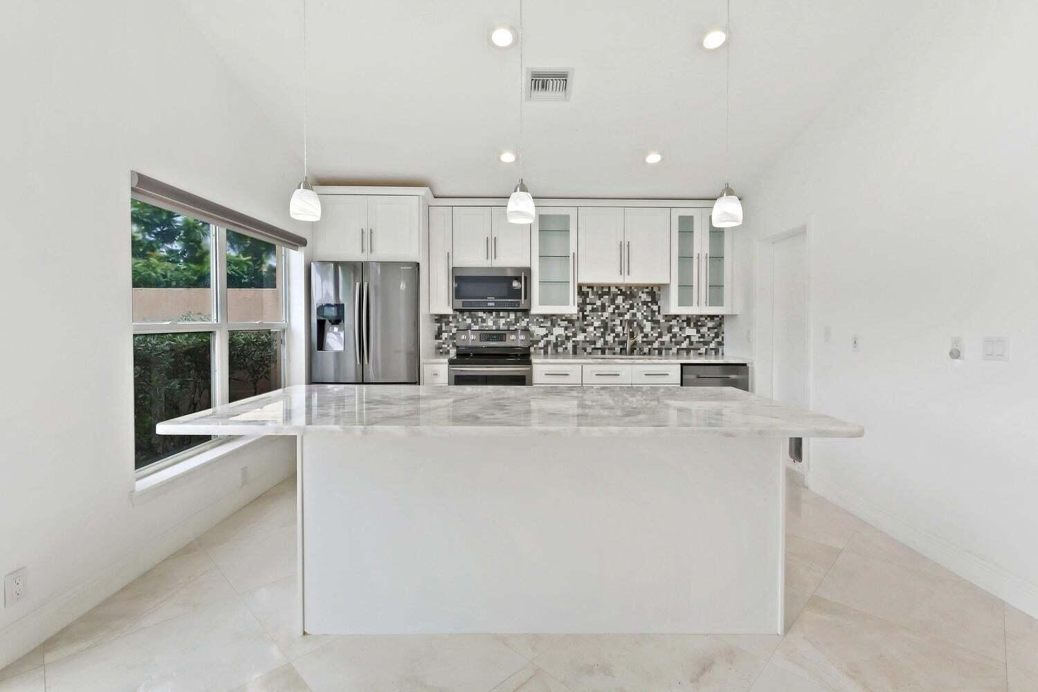 8265 Palm Gate Drive