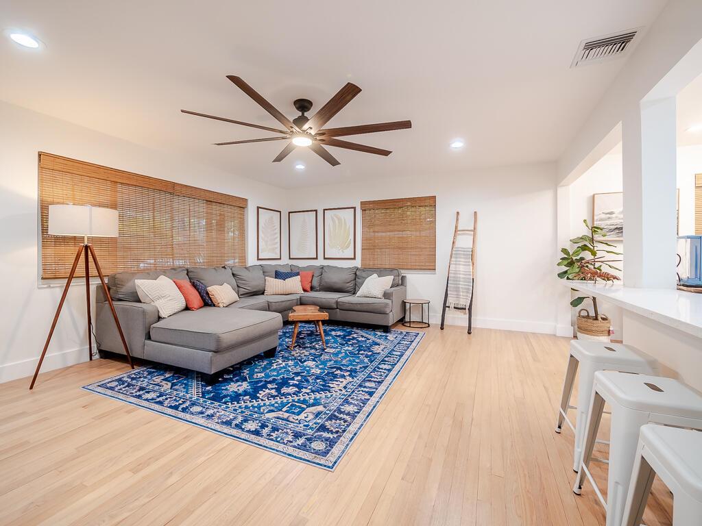 LAKE WORTH TOWN OF - Residential Lease