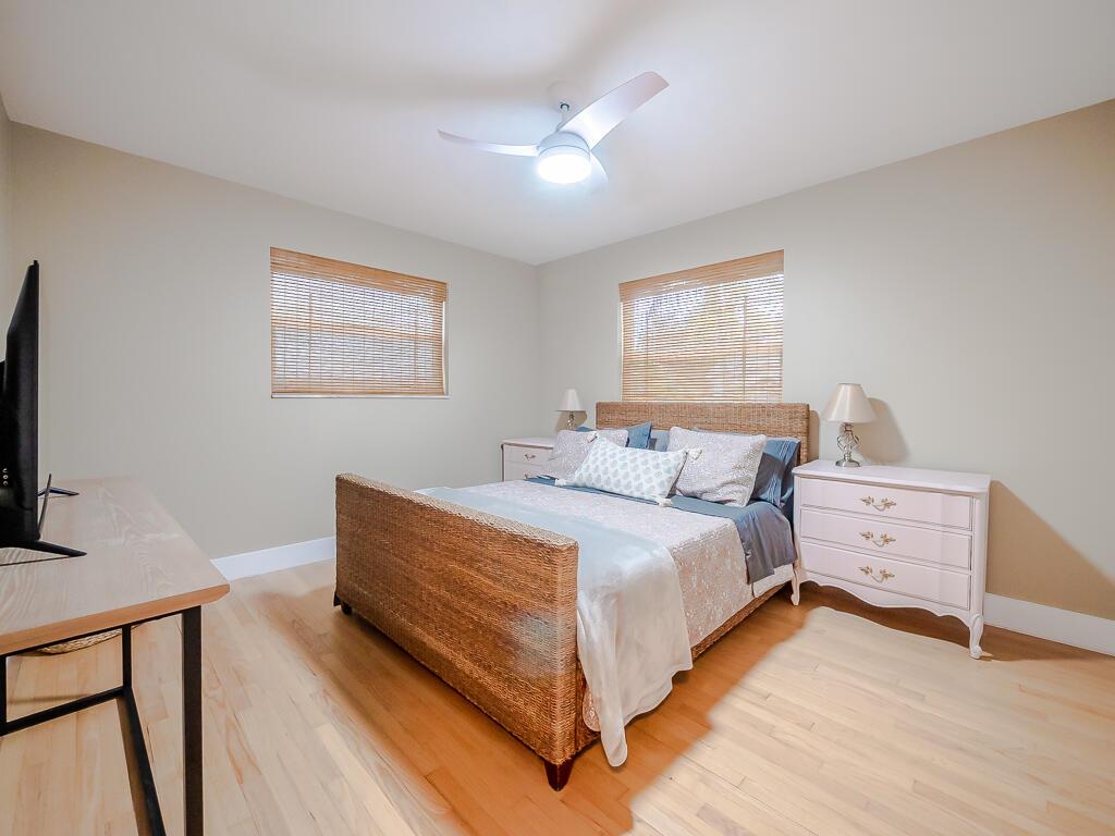 LAKE WORTH TOWN OF - Residential Lease