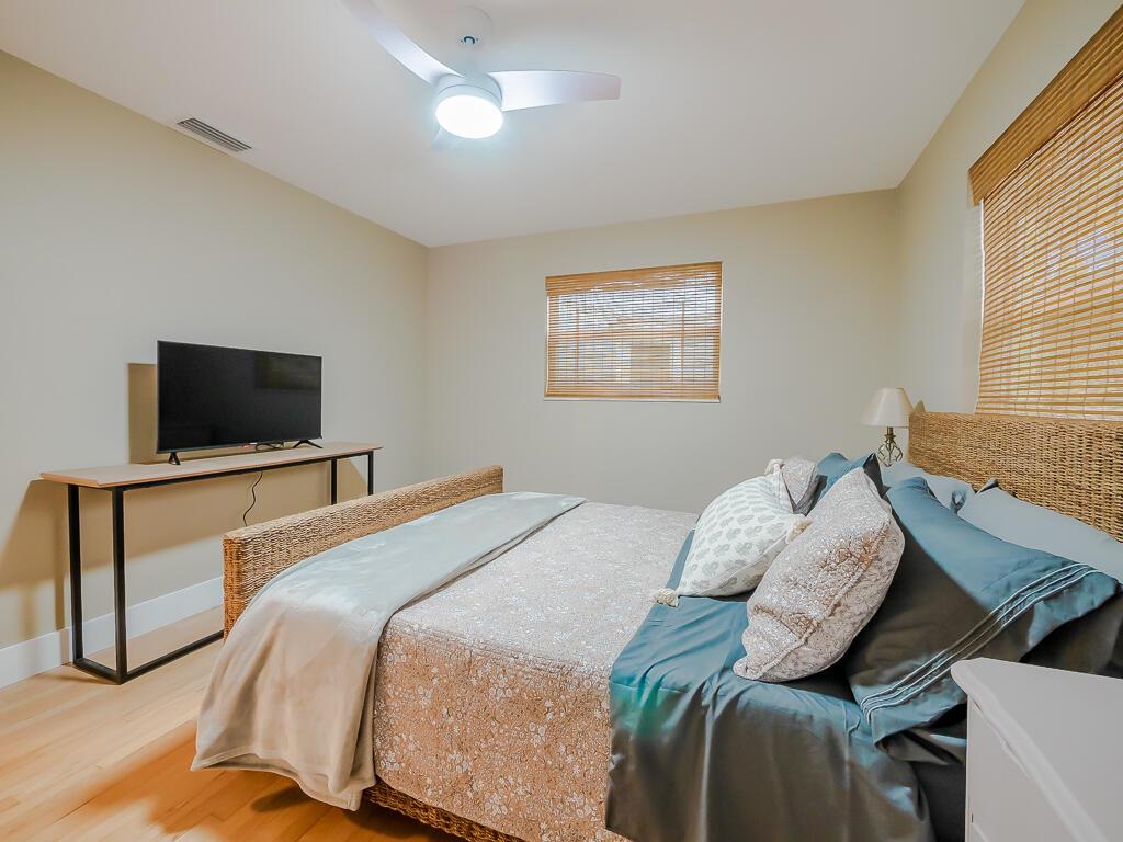 LAKE WORTH TOWN OF - Residential Lease