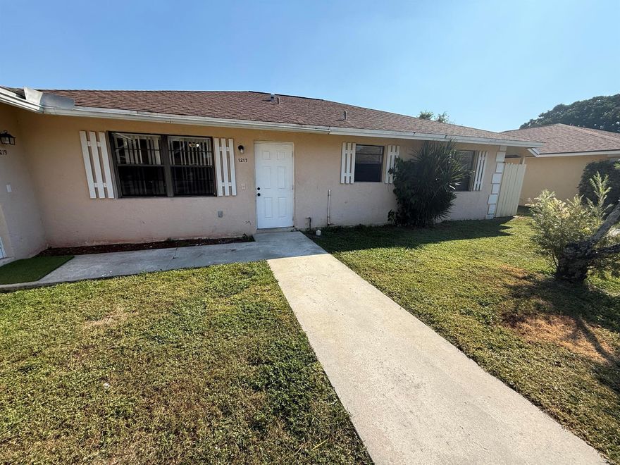 new bathrooms tiles and new appliances Ideally located near top-rated schools, parks, shopping, and premier equestrian venues This property offers no HOA and is available for a quick move-in
