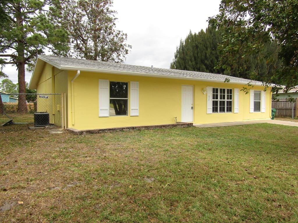 Photo of 638 SW Ivanhoe Drive, Port Saint Lucie, FL 34983 (MLS # R10705094)