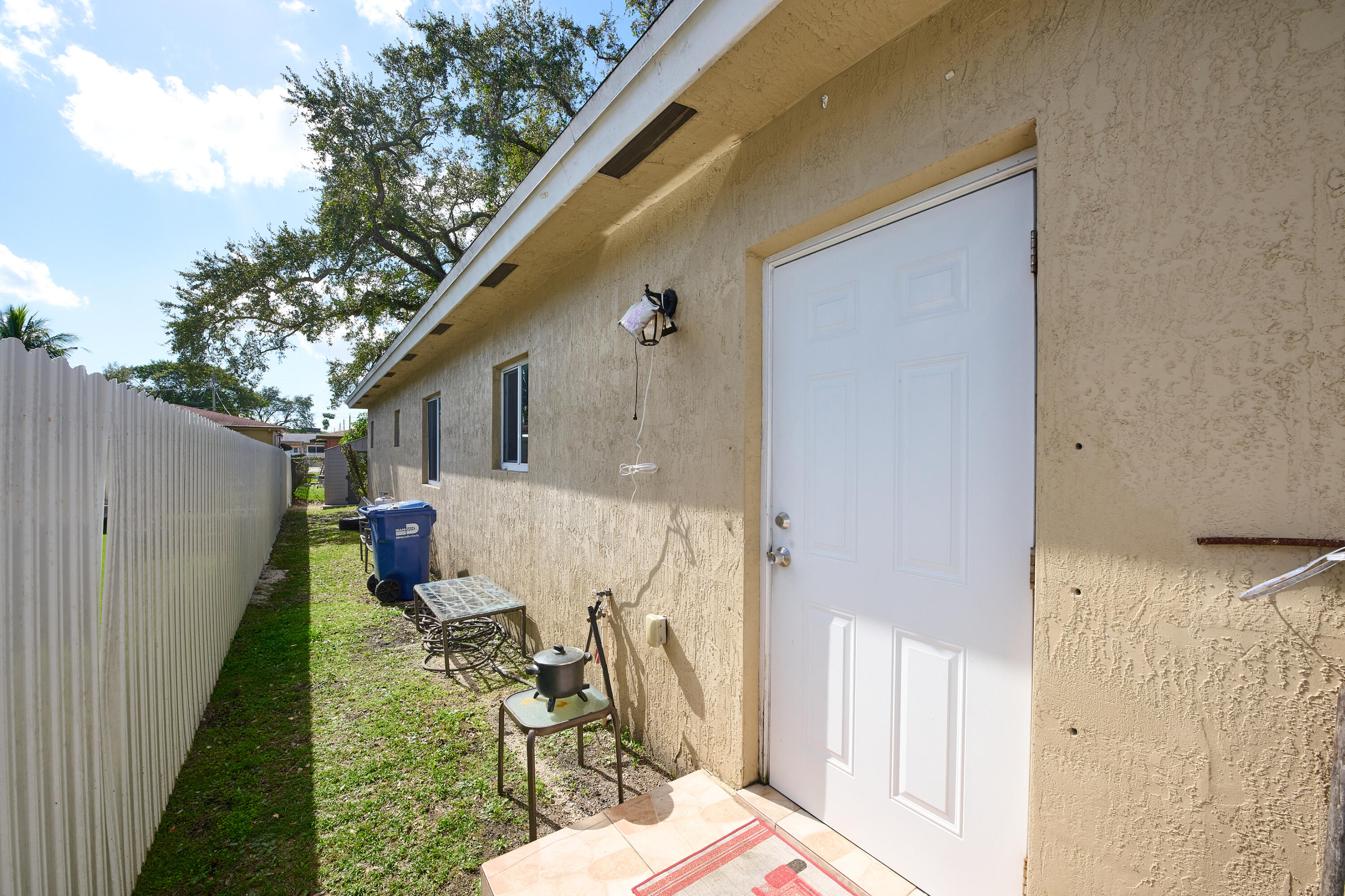 SEMINOLE LAWN - Residential