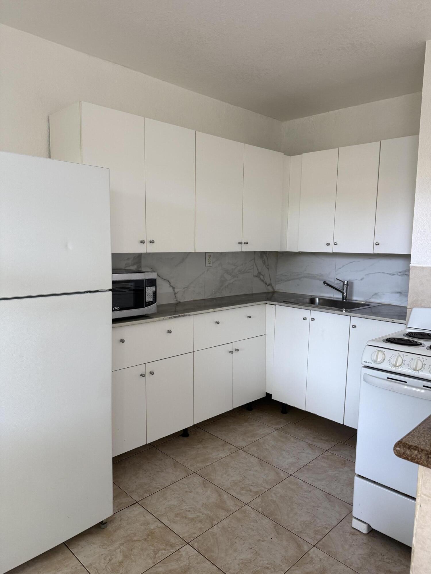 ATLANTIC SHORES DIXIE HIGHWAY - Residential Lease