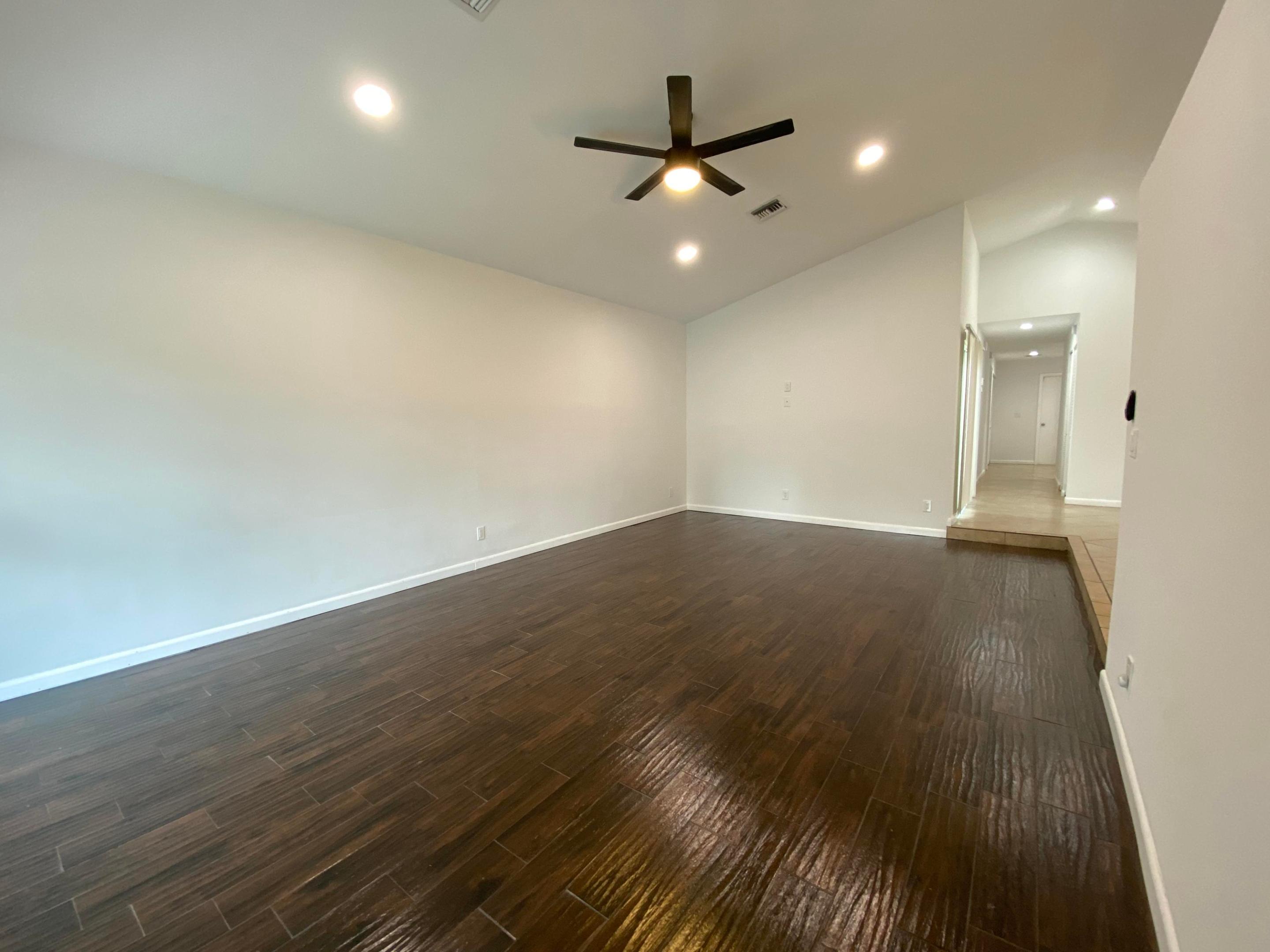 RAINBERRY LAKE - Residential Lease