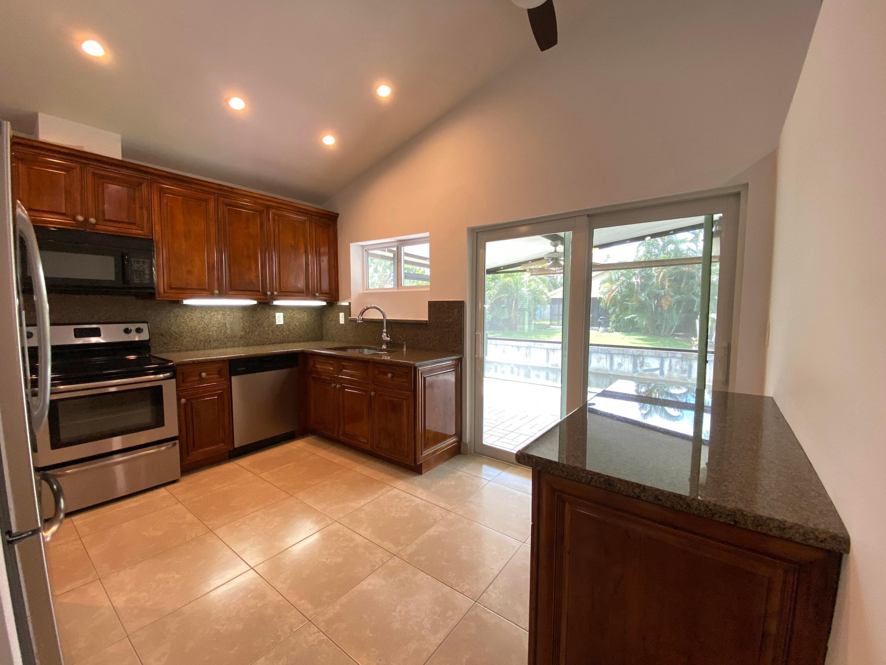 RAINBERRY LAKE - Residential Lease